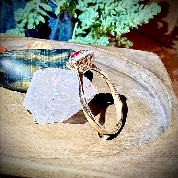 14k Ruby, Diamond Vintage Ring - Picture 4 of 6